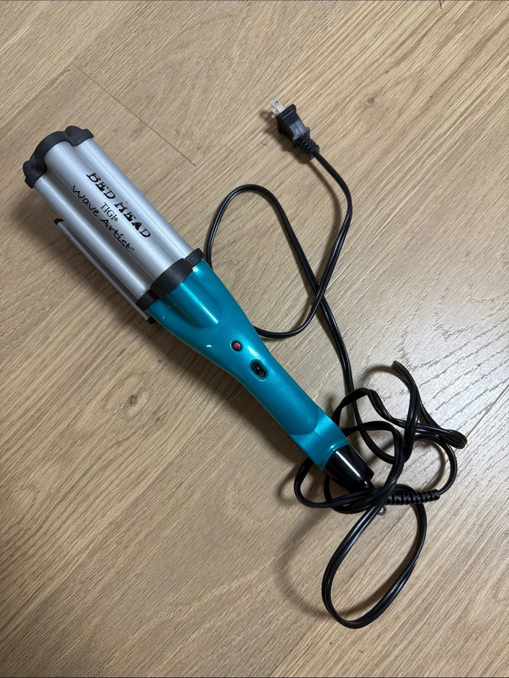 Bedhead Wave Artist Triple Barrel Waver - Teal and Silver